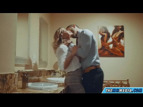 ❤️ Блондинка сени коомдук дааратканада азгырып жатканда Супер порно бизде ky.pinkporno.ru ❤